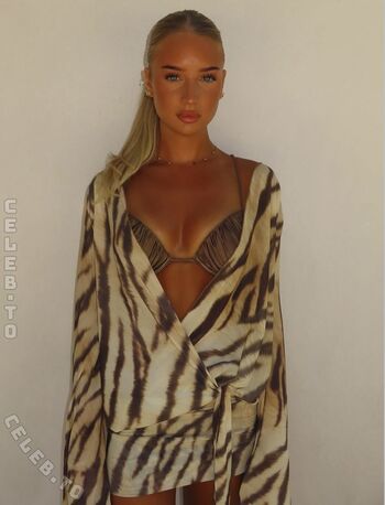 Full leaked Lilia batten private onlyfans photo