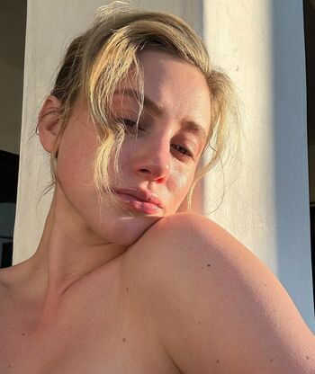 Full leaked Lilireinhart private onlyfans photo