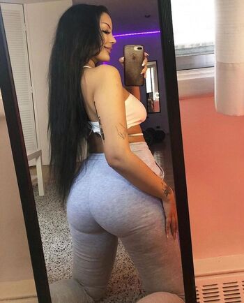 Full leaked Lilivalency private onlyfans photo