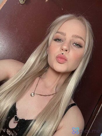 Full leaked Lilkikiexclusive private onlyfans photo