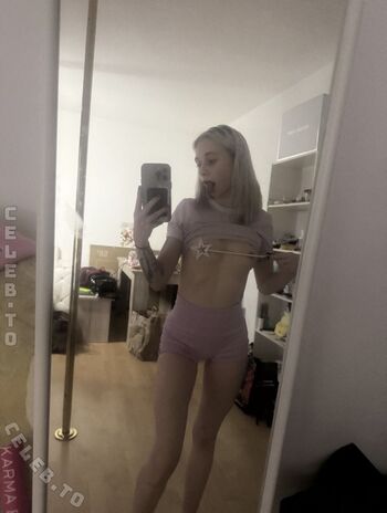 Full leaked Lilli fee private onlyfans photo