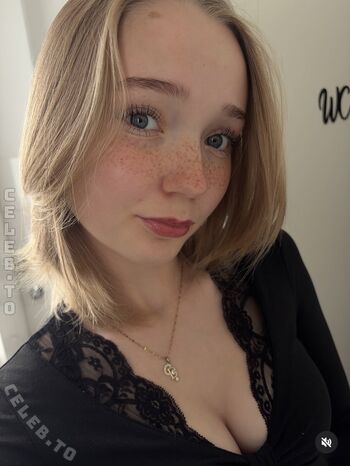 Full leaked Lilly private onlyfans photo