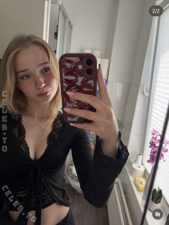 Full leaked Lilly private onlyfans photo