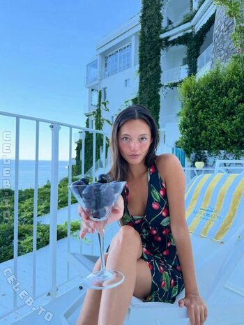 Full leaked Lily chee page private onlyfans photo