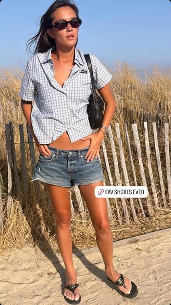 Full leaked Lily chee page private onlyfans photo