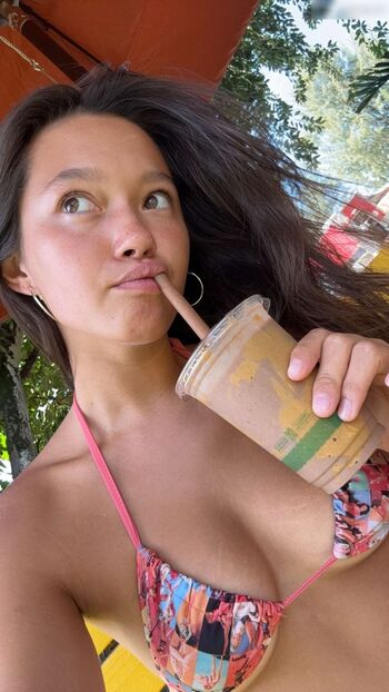 Full leaked Lily chee page private onlyfans photo