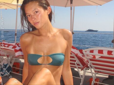Full leaked Lily chee page private onlyfans photo