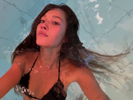 Full leaked Lily chee page private onlyfans photo