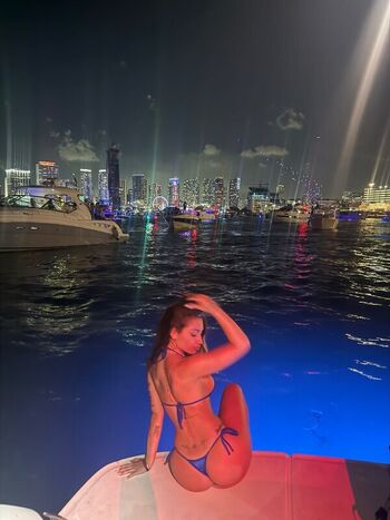 Full leaked Lily roman page private onlyfans photo