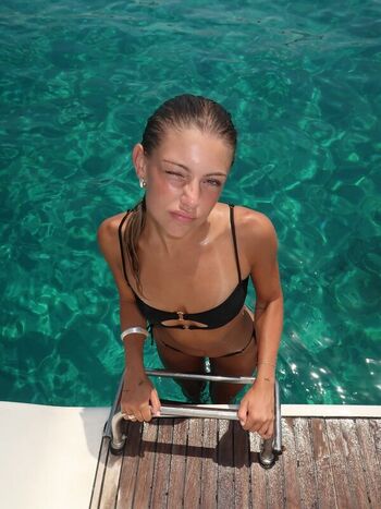 Full leaked Lily rowland private onlyfans photo