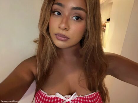 Full leaked Lilyluvrr private onlyfans photo
