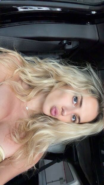 Lindsay Brewer