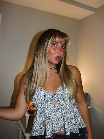 Full leaked Lindsay sento page private onlyfans photo