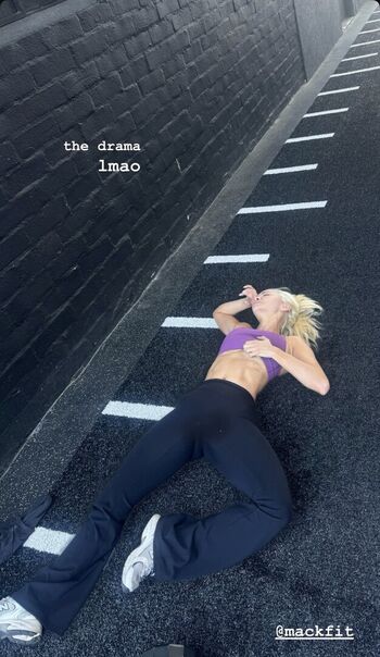 Full leaked Lindsey pelas  page private onlyfans photo