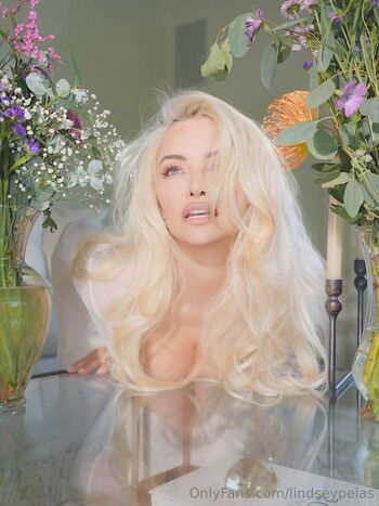 Full leaked Lindsey pelas  page private onlyfans photo
