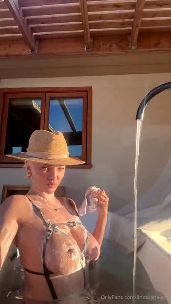 Full leaked Lindsey pelas page private onlyfans photo
