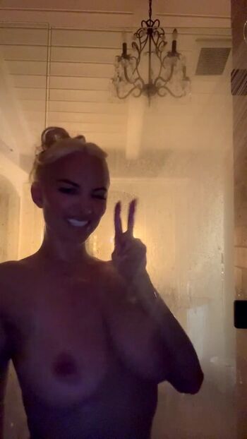 Full leaked Lindsey pelas page private onlyfans photo
