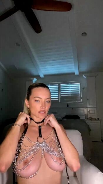 Full leaked Lindsey pelas page private onlyfans photo