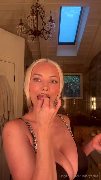 Full leaked Lindsey pelas page private onlyfans photo