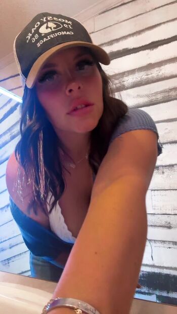 Full leaked Lindzee private onlyfans photo