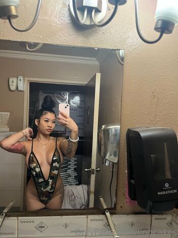 Full leaked Lingcakes private onlyfans photo
