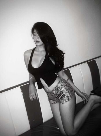 Full leaked Lingdfg page private onlyfans photo