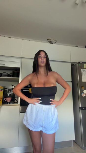 Full leaked Linoyiz private onlyfans photo
