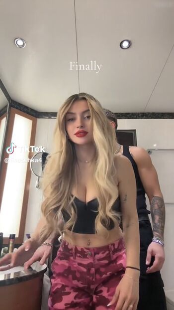 Full leaked Linuschka private onlyfans photo