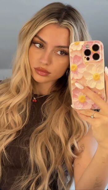 Full leaked Linuschka private onlyfans photo
