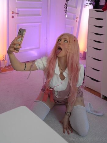 Full leaked Linzor  page private onlyfans photo