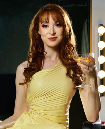 Lisa Foiles