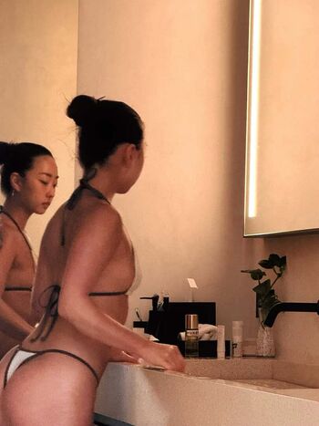 Full leaked Lisahannalee page private onlyfans photo