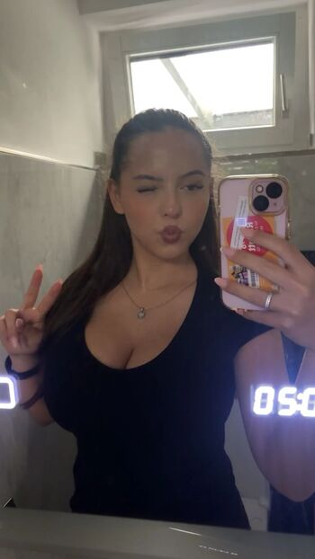 Full leaked Lisahitii private onlyfans photo