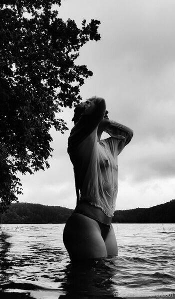 Full leaked Lithuanian girls page private onlyfans photo
