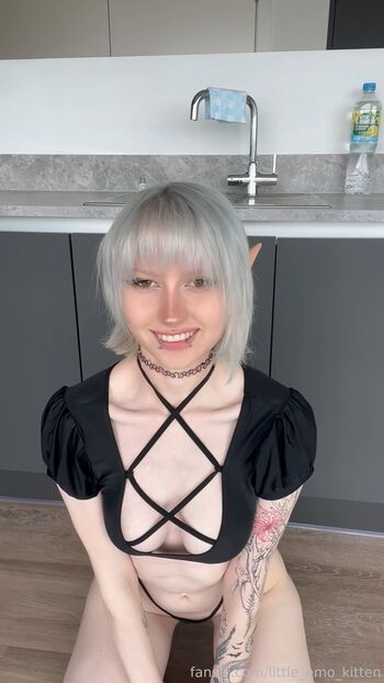 Full leaked Little emo kitten private onlyfans photo