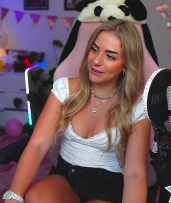 Full leaked Littlebunny x private onlyfans photo