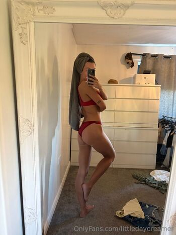 Full leaked Littledaydreamer private onlyfans photo