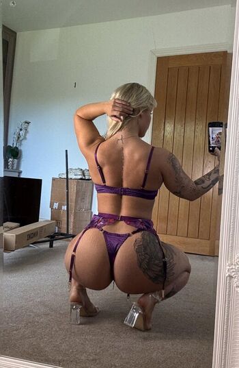 Full leaked Littlemissbunda  page private onlyfans photo