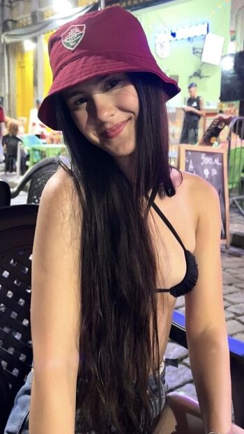 Livia Araujo