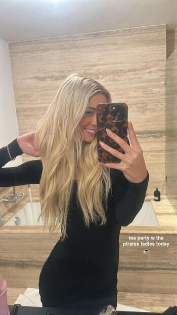 Full leaked Livvy dunne  page private onlyfans photo
