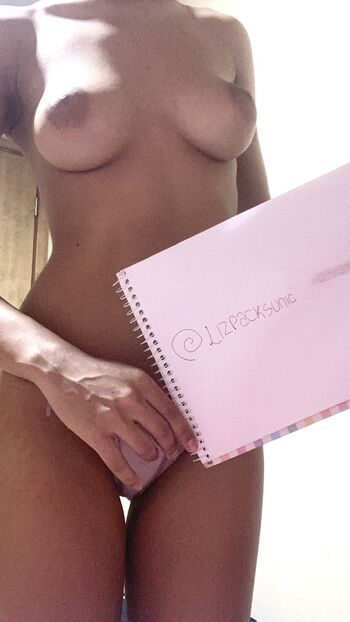 Full leaked Lizpacksunic private onlyfans photo