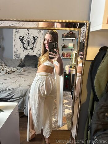 Full leaked Lizzieconrad private onlyfans photo