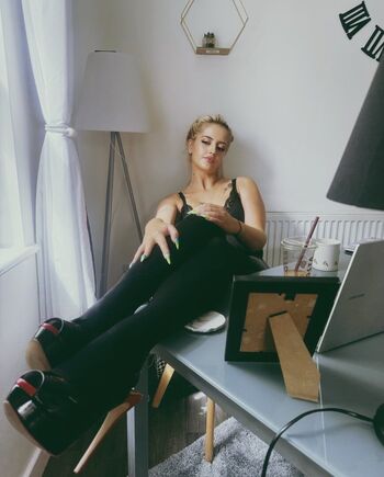 Full leaked Lizzy jade groombridge private onlyfans photo