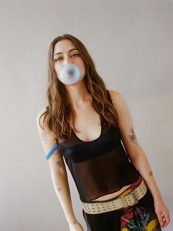 Full leaked Lizzy mcalpine private onlyfans photo