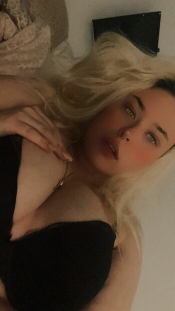 Full leaked Lizzynips private onlyfans photo