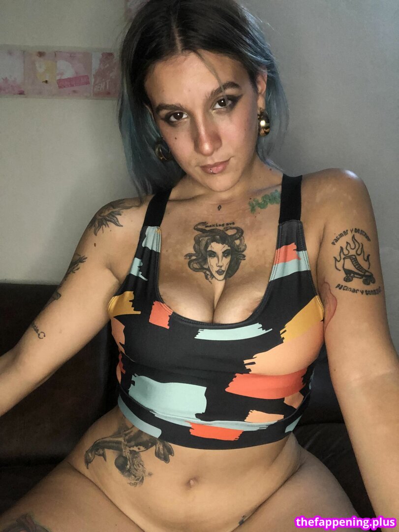 Llanca Berjeli / RuneDarkmoon / llancaberjeli 누드 OnlyFans 사진 #4