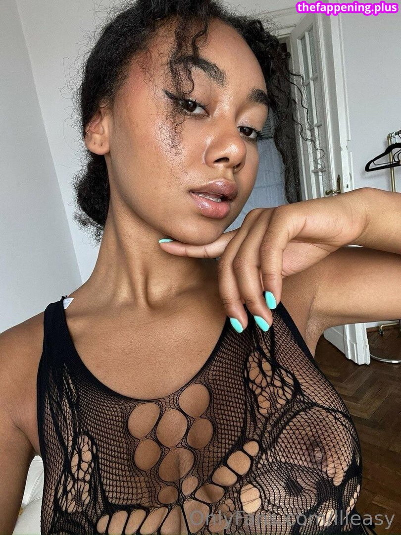elizabeth anorue / llleasy / llleasy_ Foto OnlyFans Desnuda #21