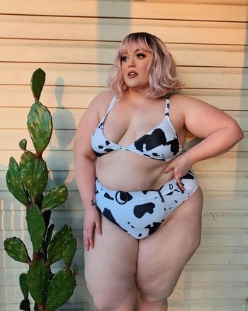 Full leaked Loey lane private onlyfans photo