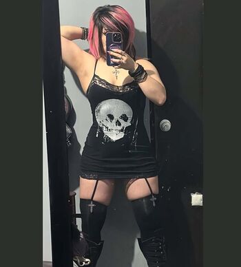 Full leaked Loidacortez geek private onlyfans photo