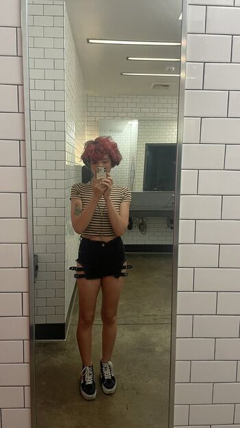 Full leaked Lokeigh private onlyfans photo